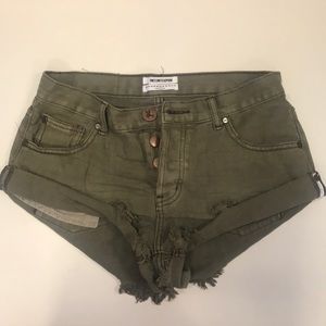 One Teaspoon Bandits Shorts green size 27